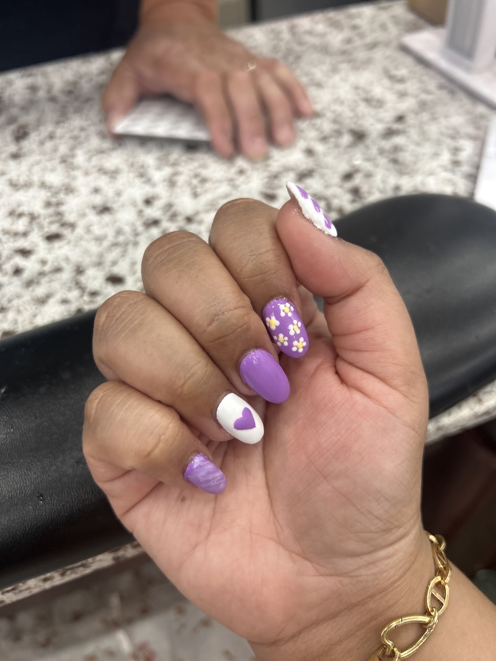 Glossy Nail Spa nail photo 1
